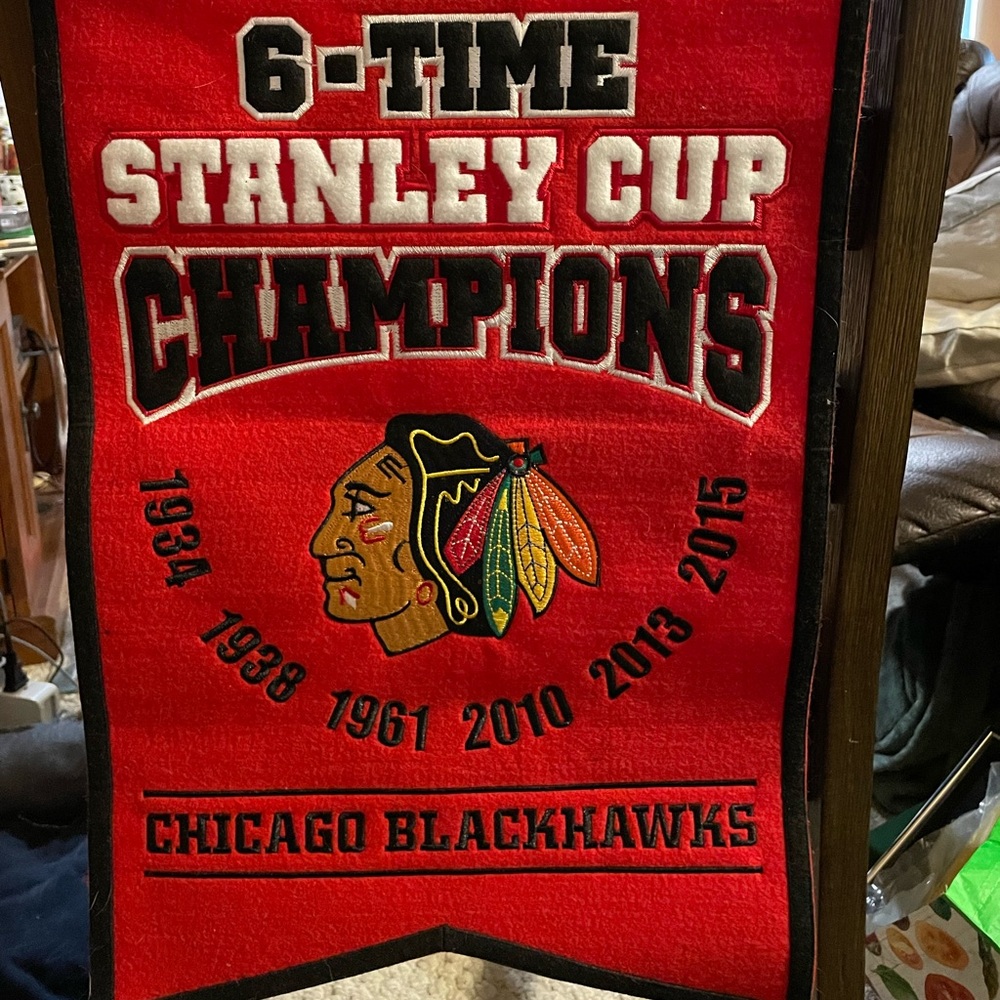 Genuine NHL Wool Blend Banner Chicago Blackhawks 6 Time Stanley Cup Champs